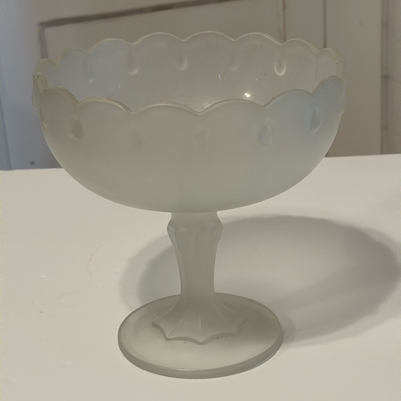 Vintage Tear Drop Frosted White Satin Glass Compote Bowl - Picture 3 of 10